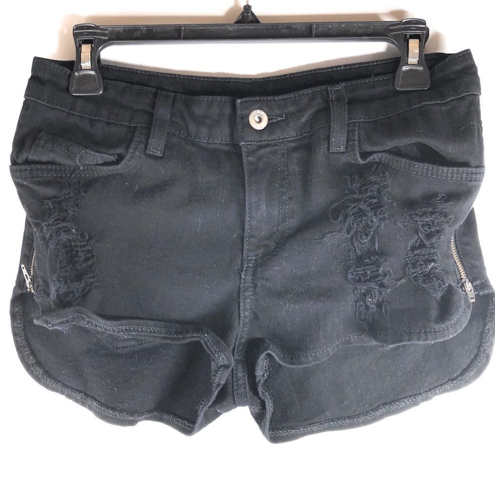 CarMar Destroyed Shorts With Zippers‎